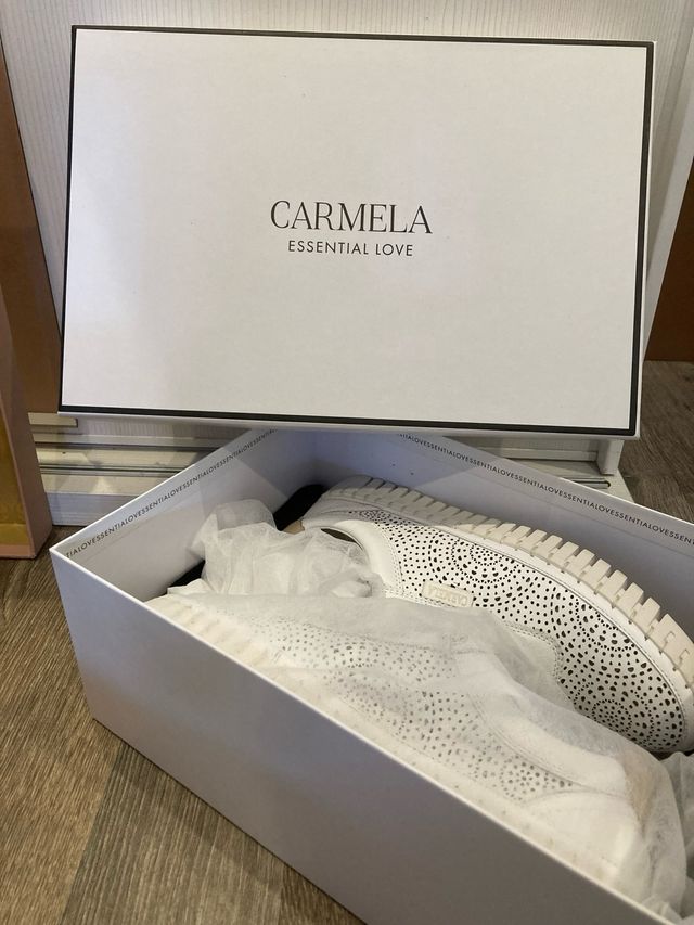 Zapatos Carmela Piel Natural Blancos