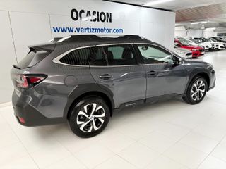 Subaru Outback 2.5i Touring CVT Lineartronic AWD