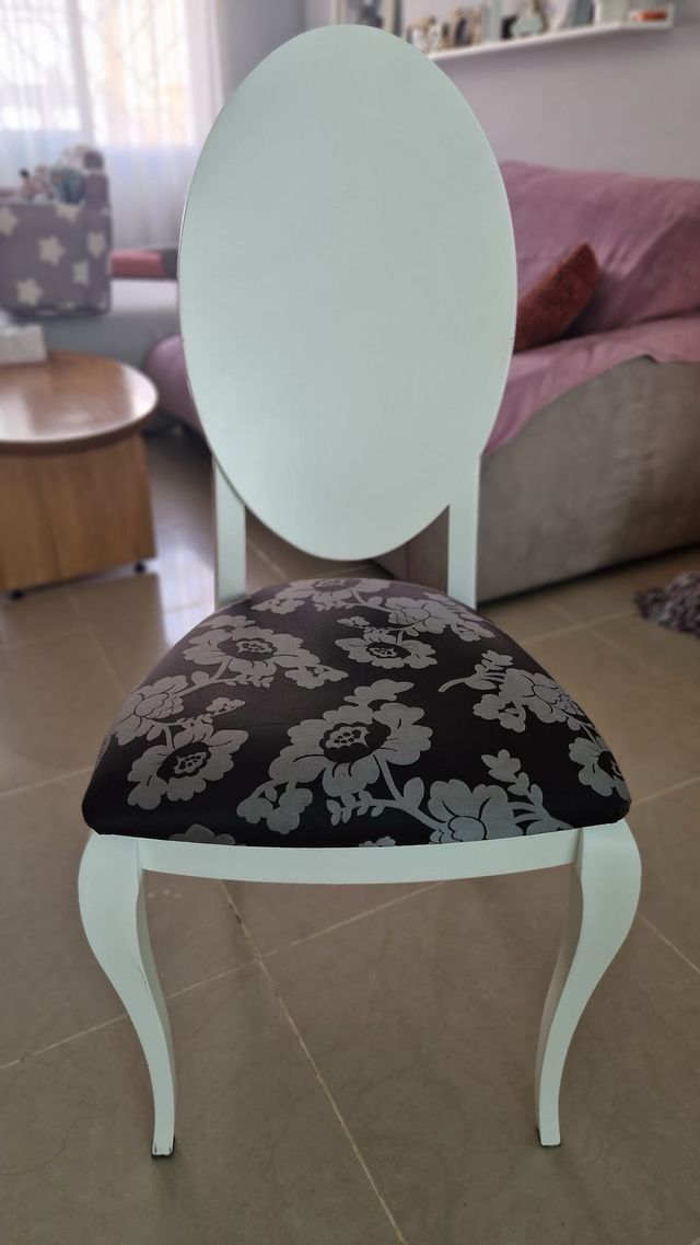 Mesa y 4 Sillas Comedor