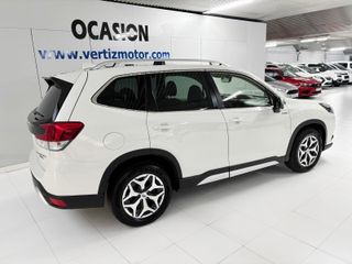 Subaru Forester 2.0i Hybrid CVT Executive Plus