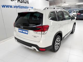 Subaru Forester 2.0i Hybrid CVT Executive Plus