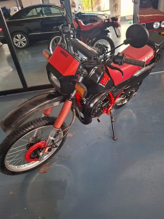 Yamaha DT 80 R Roja y Negra