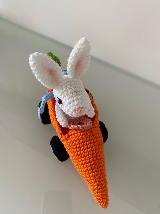 Coniglietto amigurumi fatto a mano