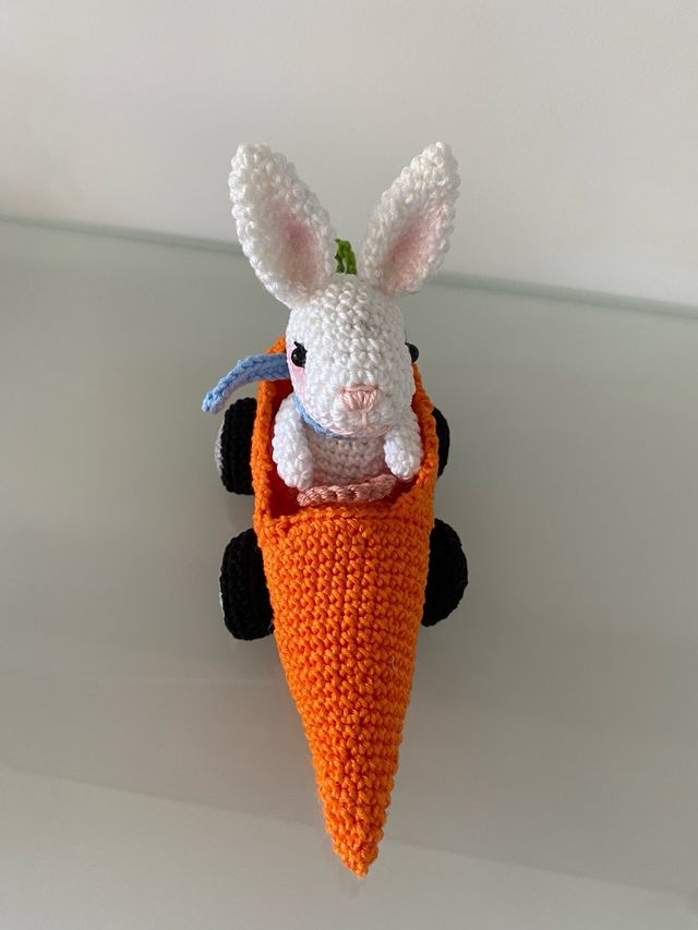 Coniglietto amigurumi fatto a mano