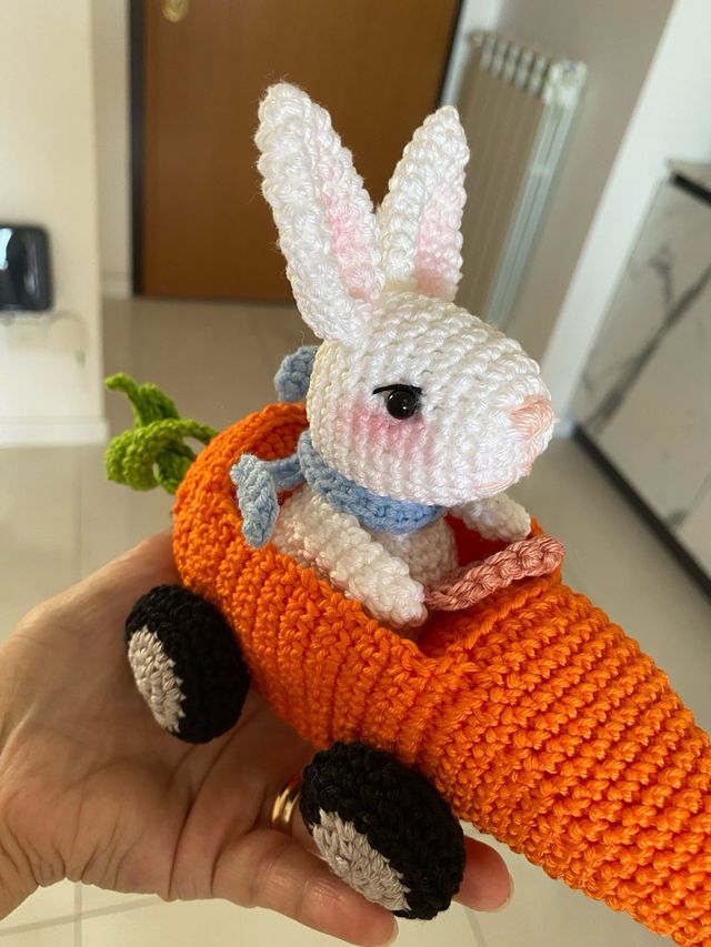 Coniglietto amigurumi fatto a mano