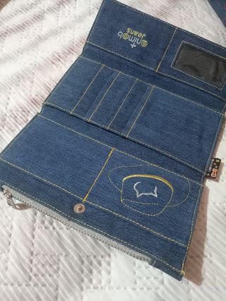 Monedero vaquero con bordado de gato