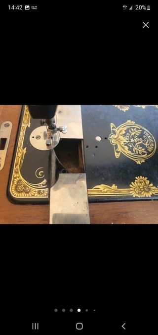 Máquina de coser Fisterra & Rossmann