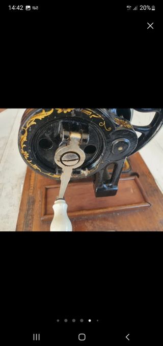 Máquina de coser Fisterra & Rossmann