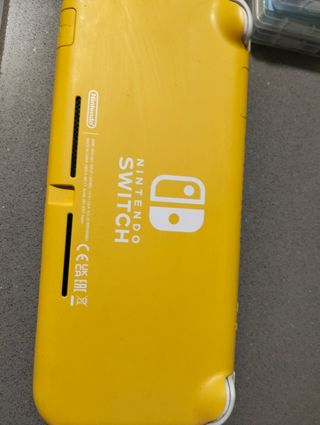 Nintendo Switch Lite Yellow + accessori