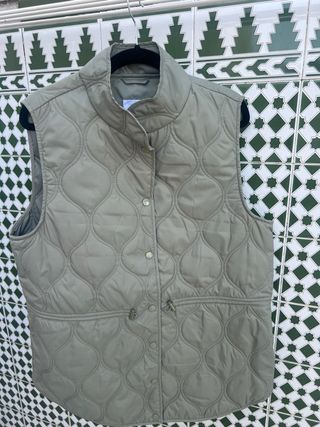 Chaleco acolchado verde oliva