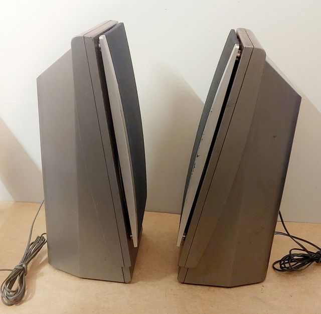 Dos altavoces 2 vias 5+5W 3.2 ohm