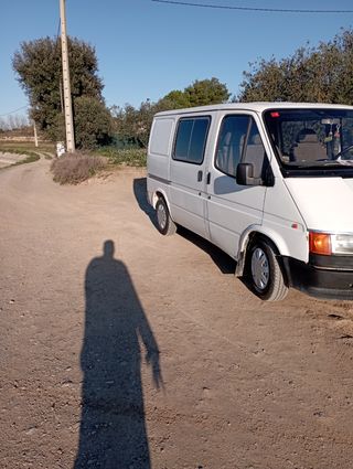 Se hacen portes y mudanzas