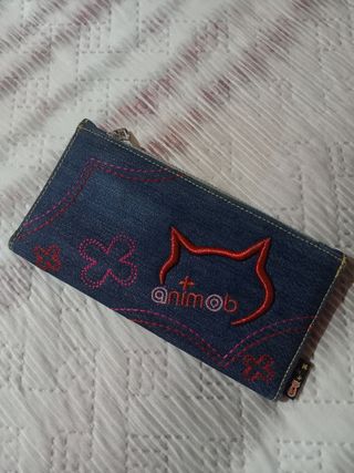 Monedero vaquero con bordado de gato