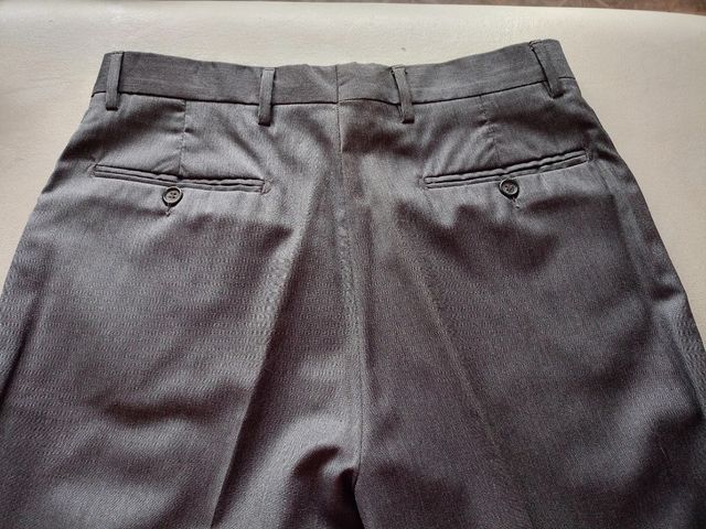 Pantalón de vestir gris para hombre