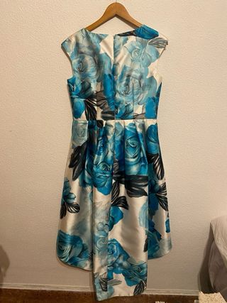 Vestido de fiesta floral azul y blanco