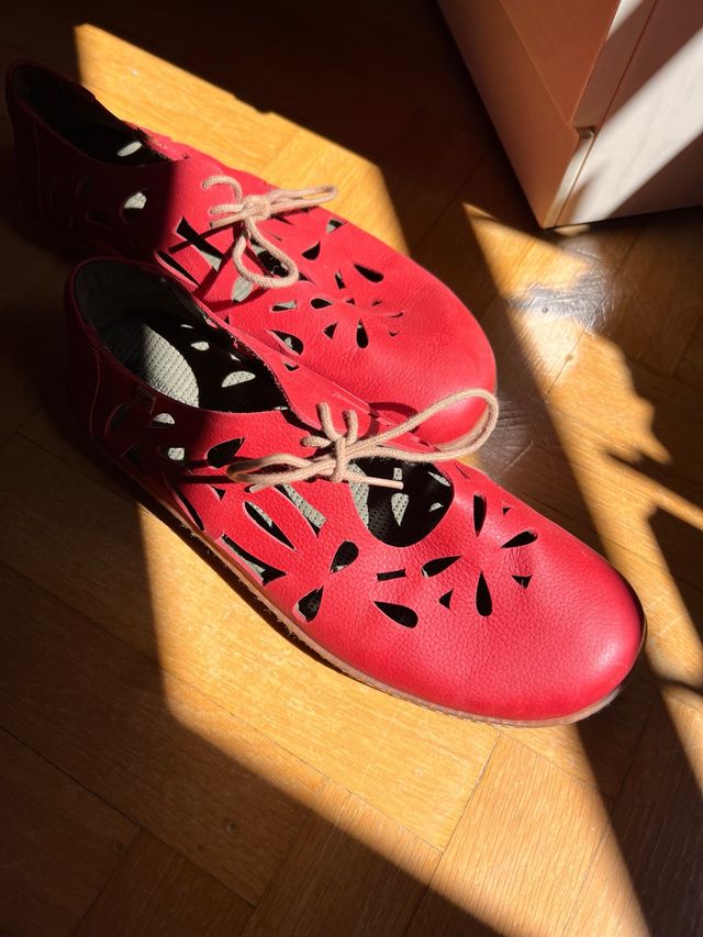 Zapatos El Naturalista rojos de piel