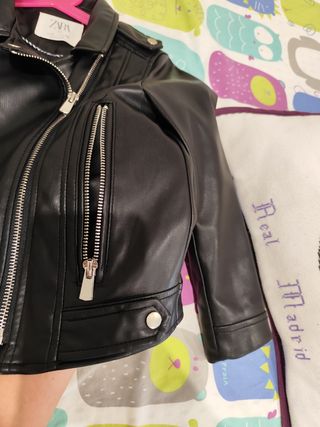 Chaqueta polipiel niña Zara negra Talla 6