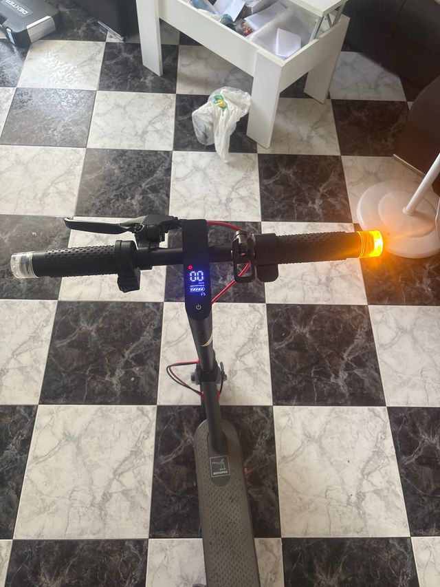 Patín Eléctrico Aovopro con Intermitentes