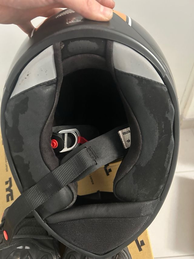 Casco de moto Lazer naranja y negro talla s