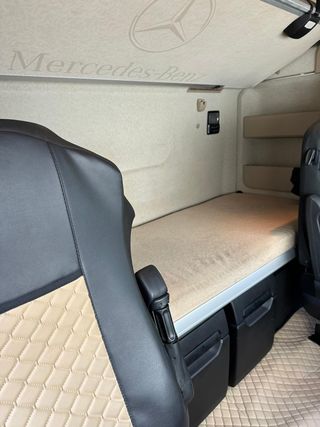 Mercedes Benz Actros 1848