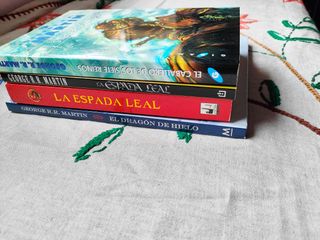 Lote Libros George R. Martin. Caballero Reinos..