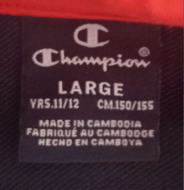 Lote 2 sudaderas y 1 pantalón Champion