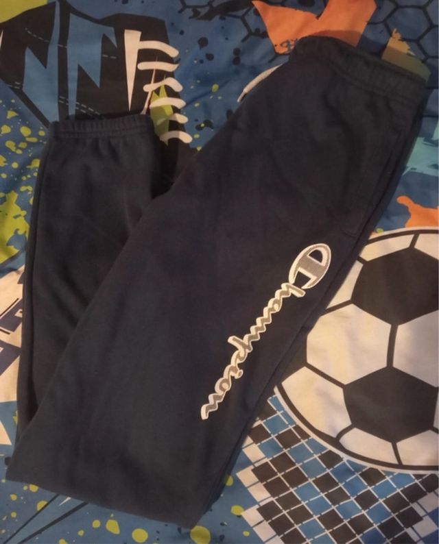 Lote 2 sudaderas y 1 pantalón Champion