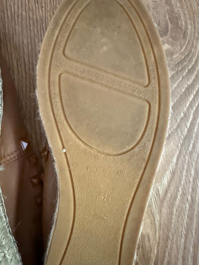 Alpargatas de piel. Marrones con Tachuelas