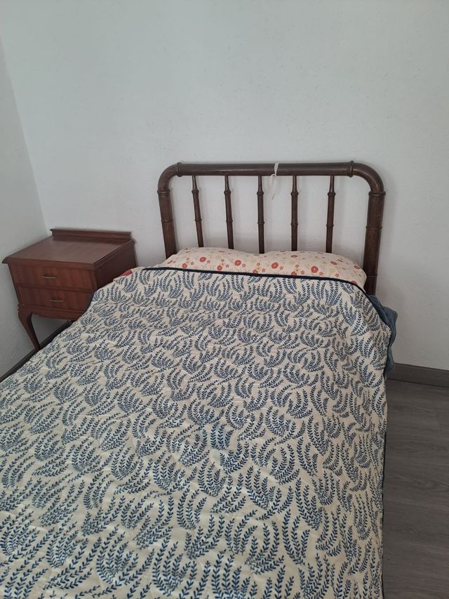 Cama antigua de 90 cm