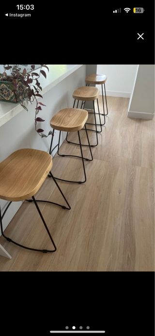 Dos Taburetes de cocina madera