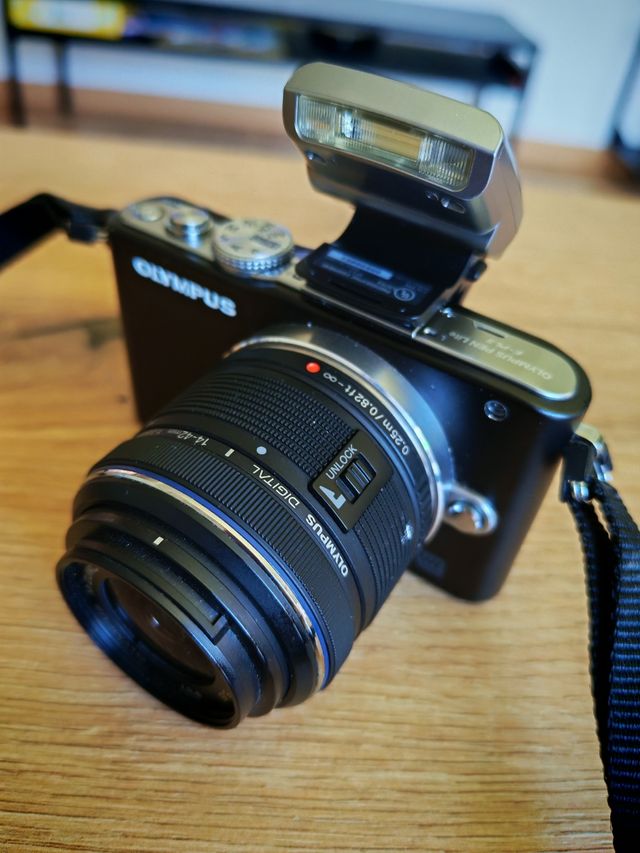 Cámara Olympus Digital PEN Lite