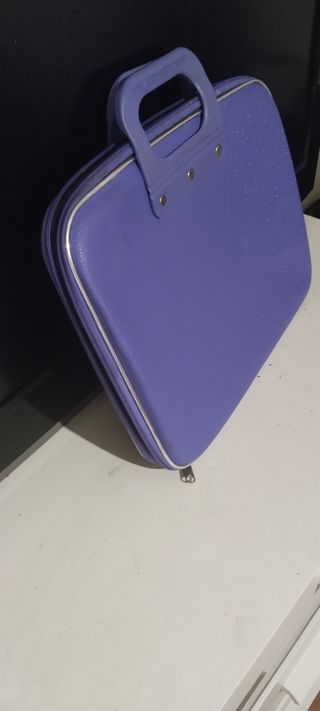 Maletín portátil LG morado