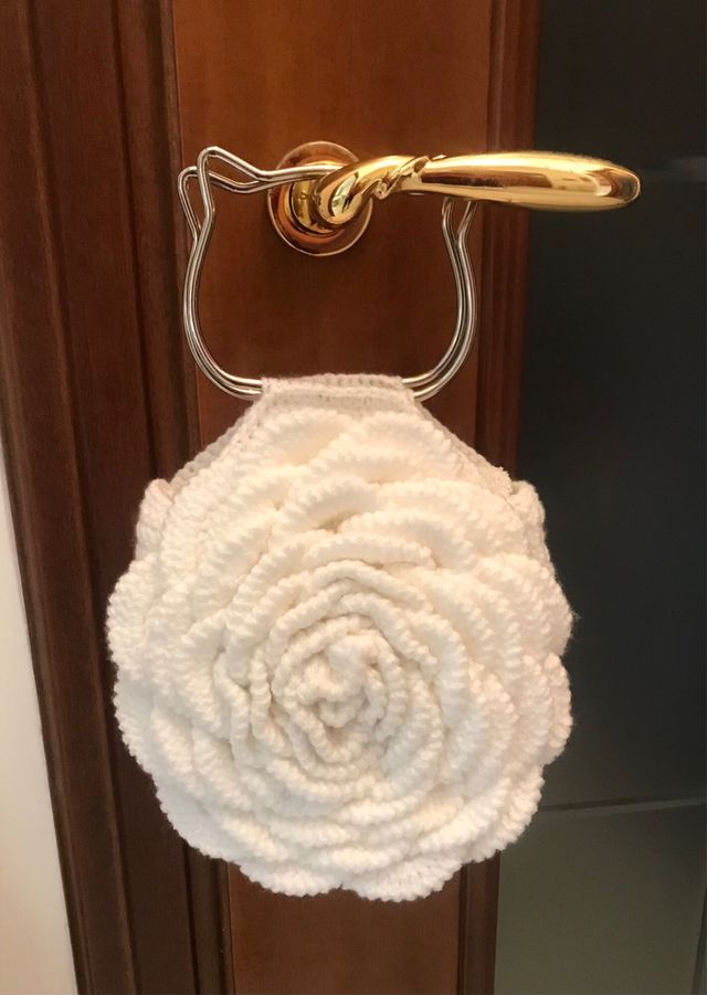 Borsa uncinetto floreale bianca