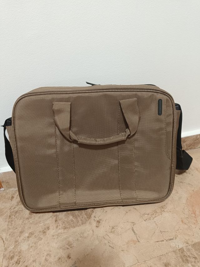 Bolso para portátil Tucano BSTUP-BE (nuevo)
