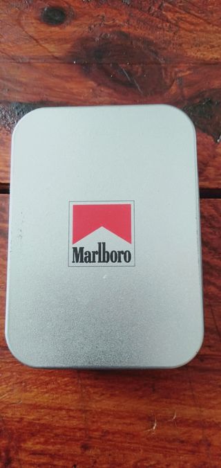 Caja vacía zippo marlboro
