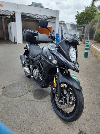 Suzuki V-Strom 650 XT Negra