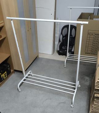 2 Percheros Metálicos Blancos de Ikea c/u 12 euros