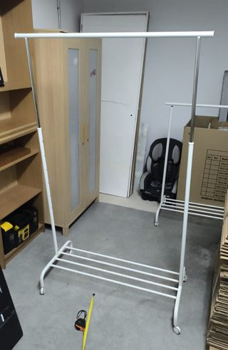 2 Percheros Metálicos Blancos de Ikea c/u 12 euros