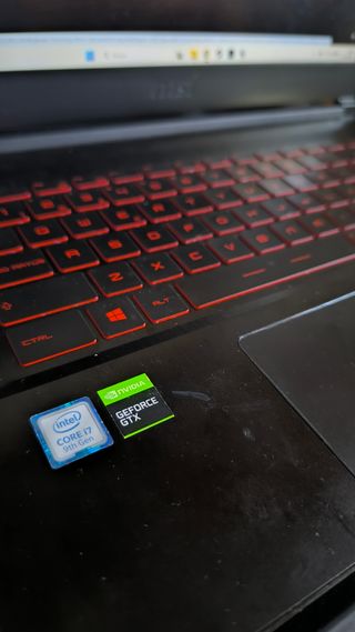 Portátil MSI  GF63