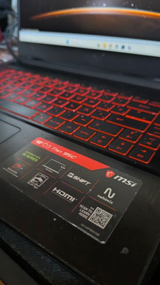 Portátil MSI  GF63