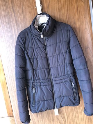 Anorak de invierno Only negro. Como nuevo.