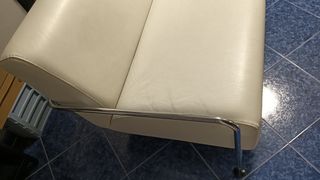 Sofá de piel blanco