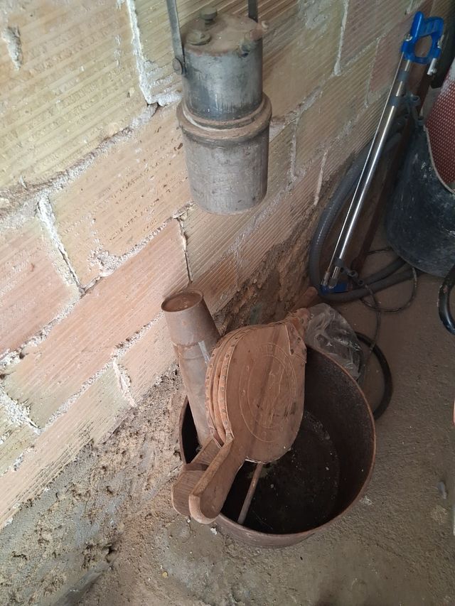 Lámpara de minero antigua maquina herbicidas..