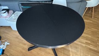 *Urge* Mesa extensible INGATORP negra