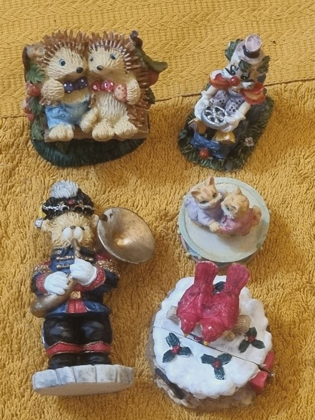 Set di figurine vintage anni 90 orsetti e ricci.