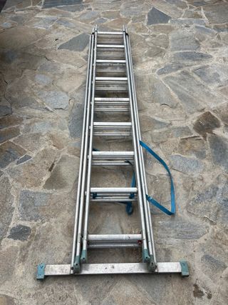 Escalera de aluminio plegable y tijera