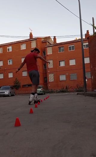 Profesor de patinaje en linea
(Clases privadas)