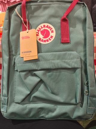 Mochila Fjallraven Kanken Verde Nueva con Etiqueta