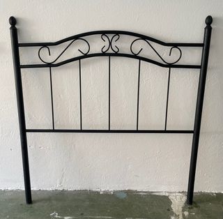 Cabecero de cama de metal negro