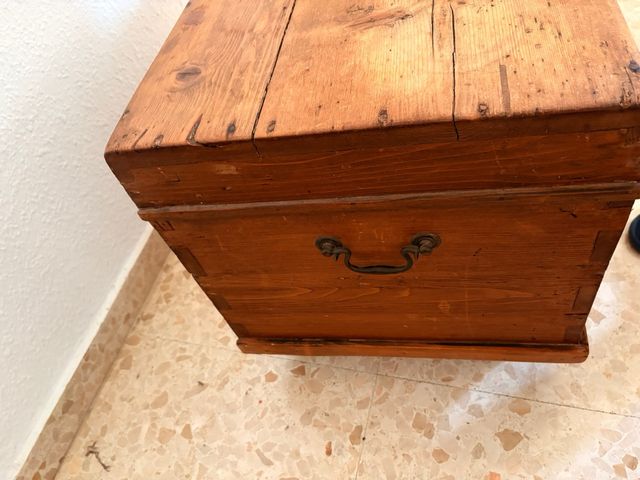 Baúl de madera para guardar cosas